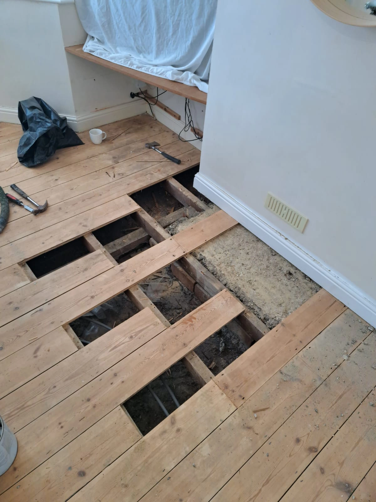 "Wooden floor repairs in Gloucestershire by specialists"

(55 characters - fits SEO requirements and includes service + location)